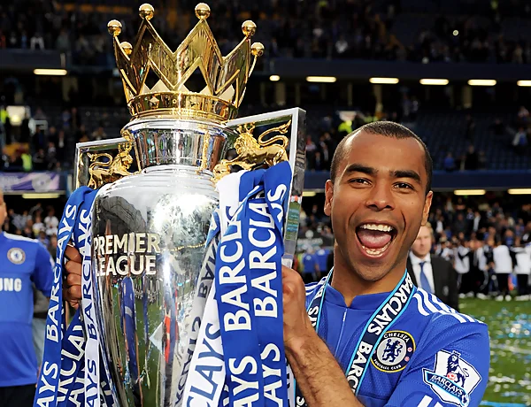 Hậu vệ cánh trái vĩ đại của Chelsea