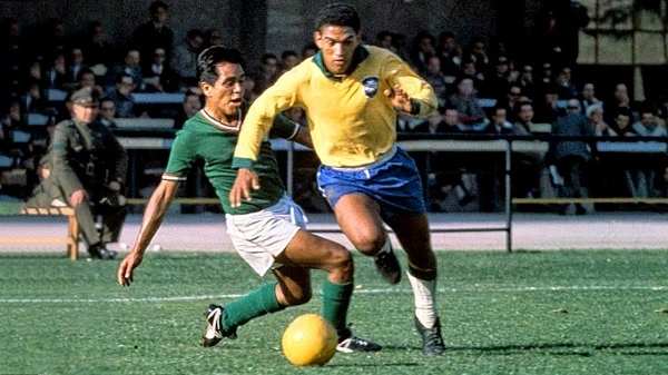 Garrincha là một cầu thủ bóng đá xuất sắc mọi thời đại