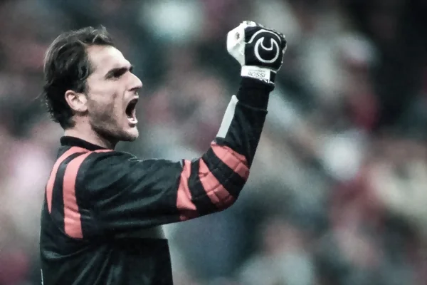 Thủ môn Sebastiano Rossi được mệnh danh đôi bàn tay thép đáng gờm của AC Milan
