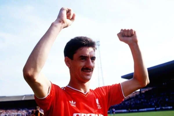 Ian RushRush là cầu thủ đắt giá nhất tại Liverpool