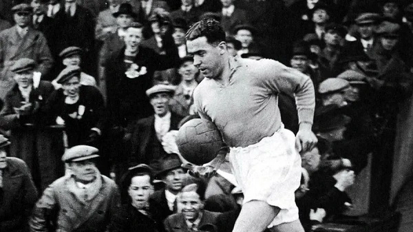 Dixie Dean thi đấu cho đội tuyển Anh 1927