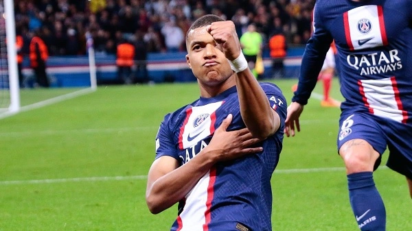 Còn rất trẻ những Kylian Mbappe đã có thành tích bóng đá đáng nể