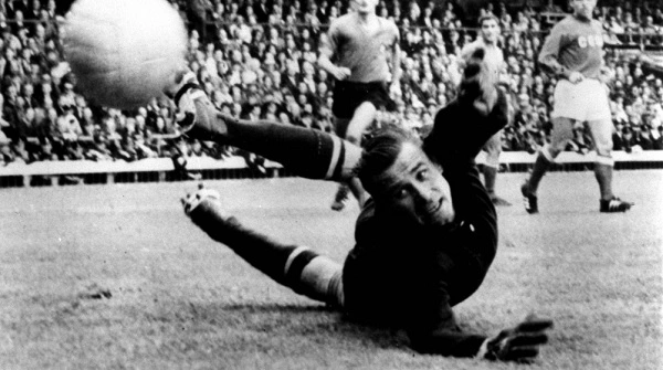 Lev Yashin - Thủ môn xuất sắc các thời đại bóng đá