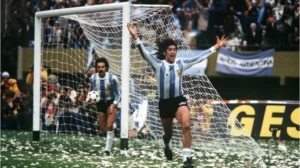 Mario Kempes có sự nghiệp bóng đá thành công