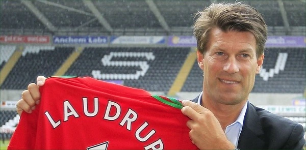 Sau khi giải nghệ, Michael Laudrup thử thách vai trò huấn luyện viên