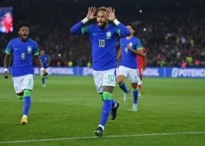 Neymar tham gia thi đấu cho nhiều câu lạc bộ