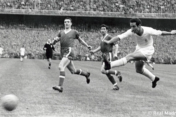 Paco Gento - cầu thủ bóng đá nổi tiếng của Tây Ban Nha