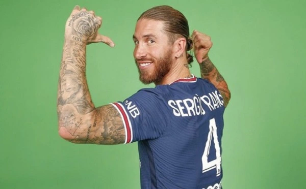 Sergio Ramos được biết đến là cầu thủ bóng đá chuyên nghiệp