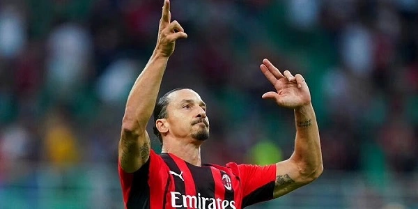 Zlatan Ibrahimovic là cầu thủ bóng đá Thụy Điển