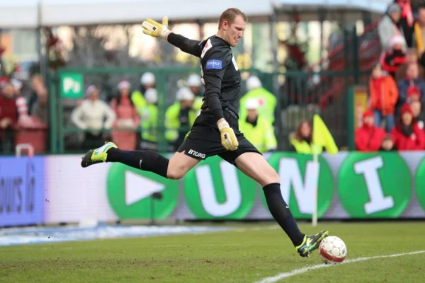 Kristof Van Hout là cầu thủ chơi hay và sở hữu chiều cao 2m08
