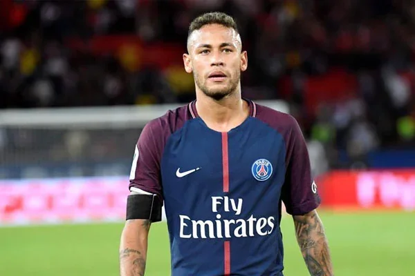 Neymar là cầu thủ người Brazil giàu thứ năm trên thế giới