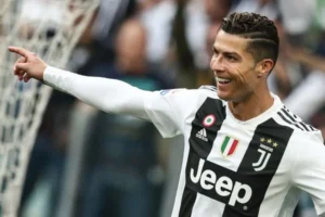 Ronaldo xứng đáng có mặt trong danh sách cầu thủ vĩ đại nhất thế giới