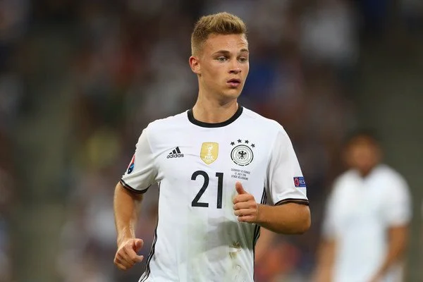 Joshua Kimmich với 10 đường kiến tạo và 4 bàn thắng tại Bundesliga
