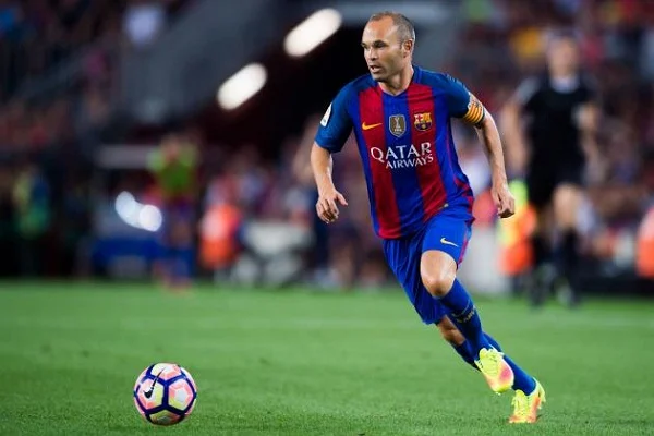 Andres Iniesta là cầu thủ tiền vệ chơi hay nhất C1