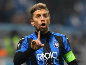 Alejandro Gomez  là người giành được một quả phạt đền quyết định cho Argentina