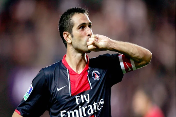Pauleta là chân sút chuyên nghiệp và kiến tạo bàn thắng đẹp tại Ligue 1