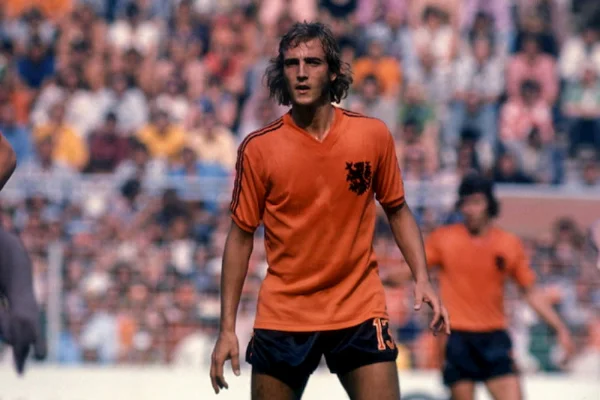 Johan Neeskens là tiền vệ xuất sắc của đội tuyển quốc gia Hà Lan