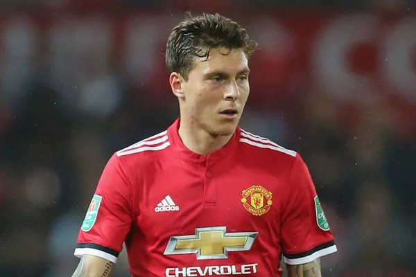 Victor Lindelof là trung vệ chơi tốt nhất Bundesliga