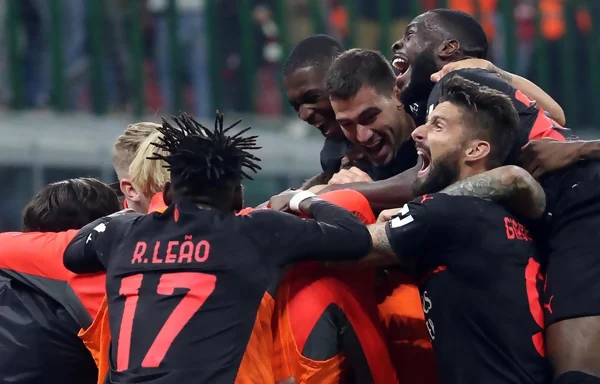 AC Milan là câu lạc bộ đứng đầu các đội bóng giành được nhiều giải Á quân Serie A.
