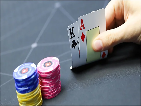 Vị trí đầu bàn trong poker.
