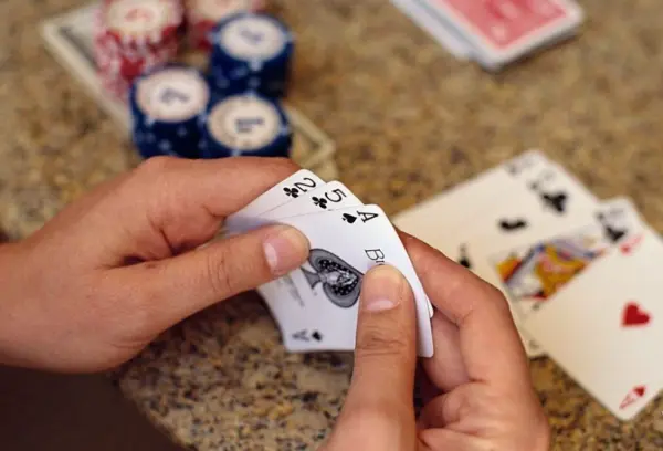 Học cách nhớ bài trong phỏm giúp game thủ tự tin và có tỷ lệ chiến thắng cao hơn