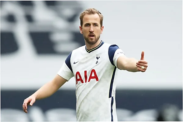 Harry Kane đã giúp Tottenham giành được chiến thắng 5 - 3 trước Chelsea.
