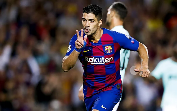 Luis Suarez không được trọng dụng tại Barca vì tuổi tác.