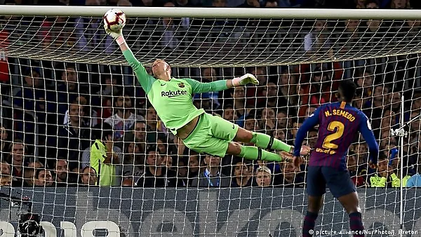 Marc-Andre ter Stegen - Thủ môn xuất sắc nhất của Barcelona.
