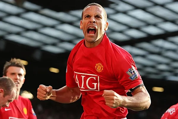 Rio Ferdinand chơi xuất sắc ở hàng phòng thủ