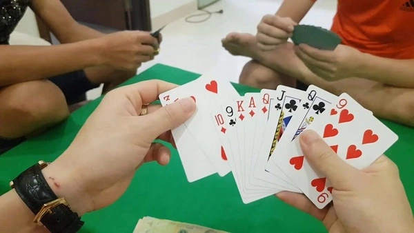 Sâm lốc - trò chơi dân gian với luật chơi đặc biệt
