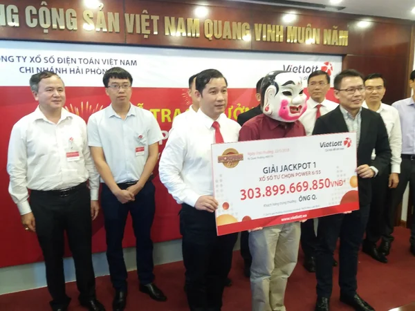 Nằm mơ thấy mình trúng số độc đắc chính là đỉnh cao của điềm báo may mắn