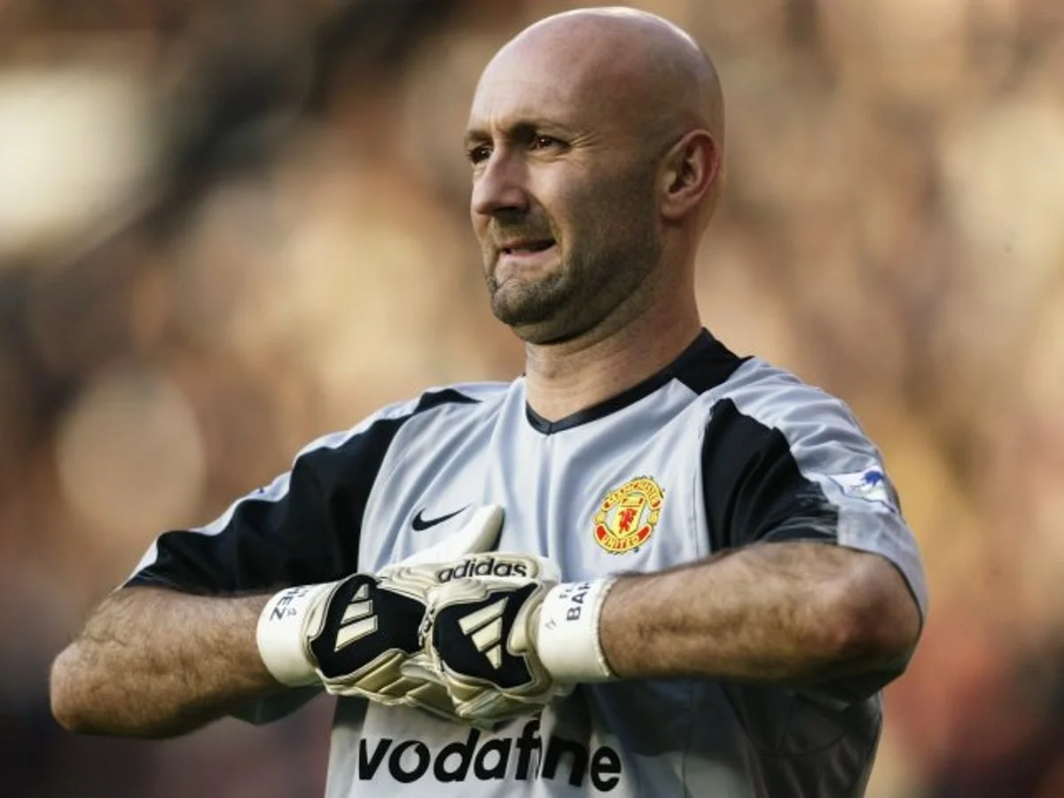 Fabien Barthez được mệnh danh thủ môn chơi hay nhất của đội bóng Manchester United.