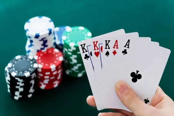 Tìm hiểu chi tiết các thông tin về game bài liêng online