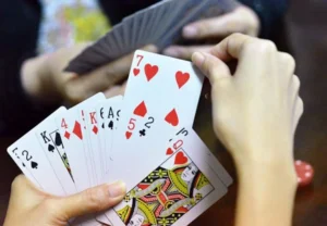 Khái quát về bài tiến lên