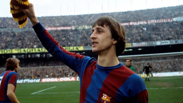 Johan Cruyff đạt Siêu cúp châu Âu.