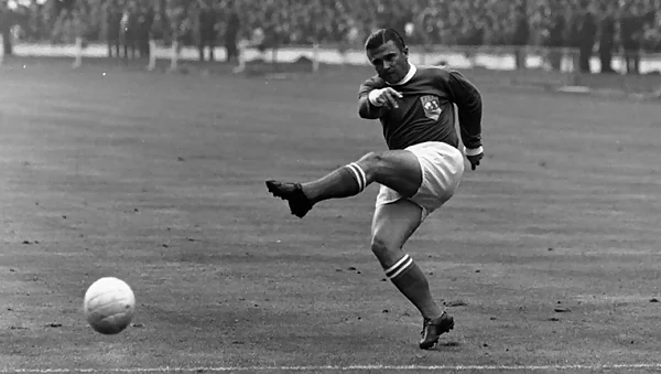 Ferenc Puskas là tiền đạo có khả năng săn bàn tuyệt vời.
