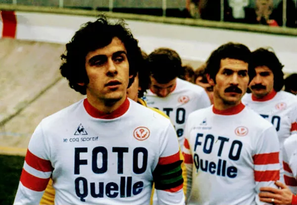 Cầu thủ nổi tiếng Michel Platini