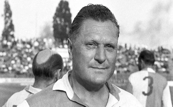 Cầu thủ Josef Bican ghi bàn thắng nhiều nhất thế giới.