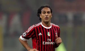 Alessandro Nesta là cầu thủ trẻ Serie A.