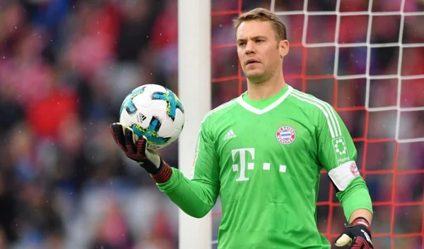 Thủ môn Manuel Neuer