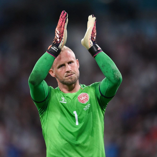 Thủ môn Kasper Schmeichel chỉ để thủng lưới 2 lần trong vòng bảng World Cup 2018
