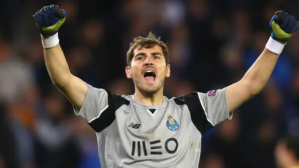 Thủ môn Iker Casillas đạt giải Găng tay vàng World Cup 2010