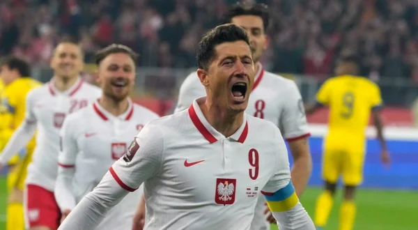Robert Lewandowski cùng đồng đội sẽ bắt đầu chiến dịch WC 2022 với trận đấu với Mexico