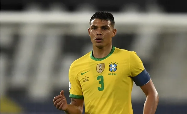 Thiago Silva là sự lựa chọn hàng đầu trong hàng thủ của Brazil