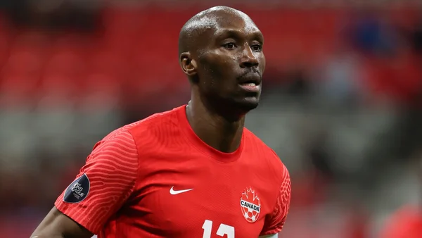 Atiba Hutchinson chính là đội trưởng đội tuyển Canada tại WC 2022