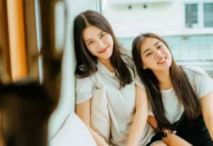 Nằm mơ thấy bạn cũ mượn tiền báo hiệu bạn gặp nhiều may mắn