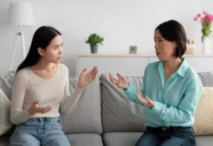 Cãi nhau với mẹ hoặc chồng có thể là bạn đã trưởng thành hơn