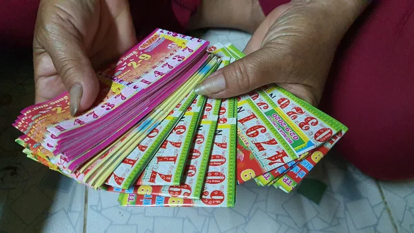 Mơ thấy người yêu mua vé số