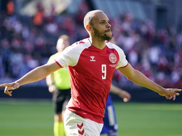 Martin Braithwaite là cái tên nổi bật trên hàng tấn công của tuyển Đan Mạch