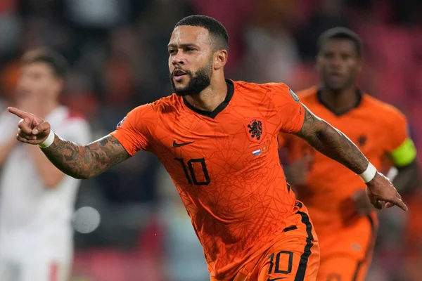 Memphis Depay tiếp tục là tiền đạo chủ lực của Hà Lan